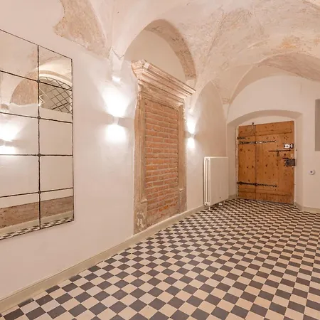 Muresenilor 9 Boutique - Old Town Brașov