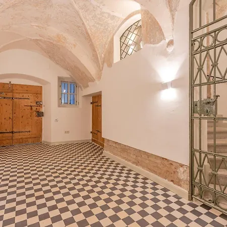 Muresenilor 9 Boutique - Old Town Aparthotel 3*