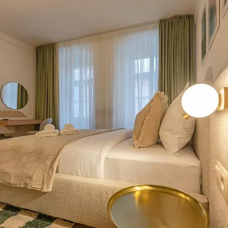 Muresenilor 9 Boutique - Old Town Hotel apartamentowy Braszów