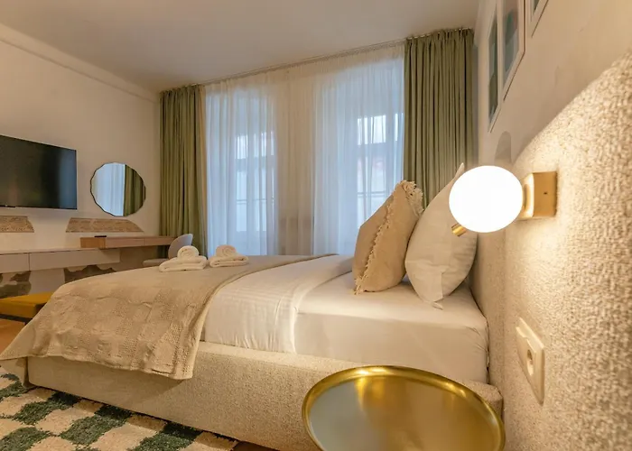 Muresenilor 9 Boutique - Old Town Aparthotel Brașov