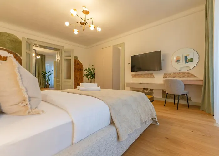 Muresenilor 9 Boutique - Old Town Brasov